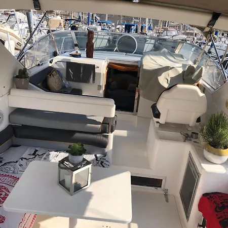 Logement Insolite French Riviera Avec Parking Apartment Antibes