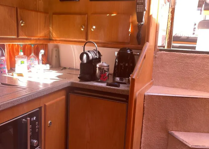 Insolite French Riviera Avec Parking דירה אנטיב